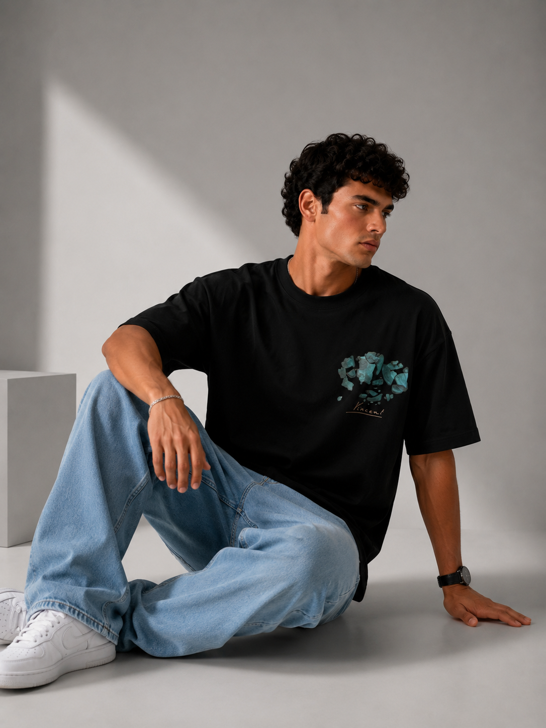 Unisex Broken Vincent Graphic T-Shirt HECLIC
