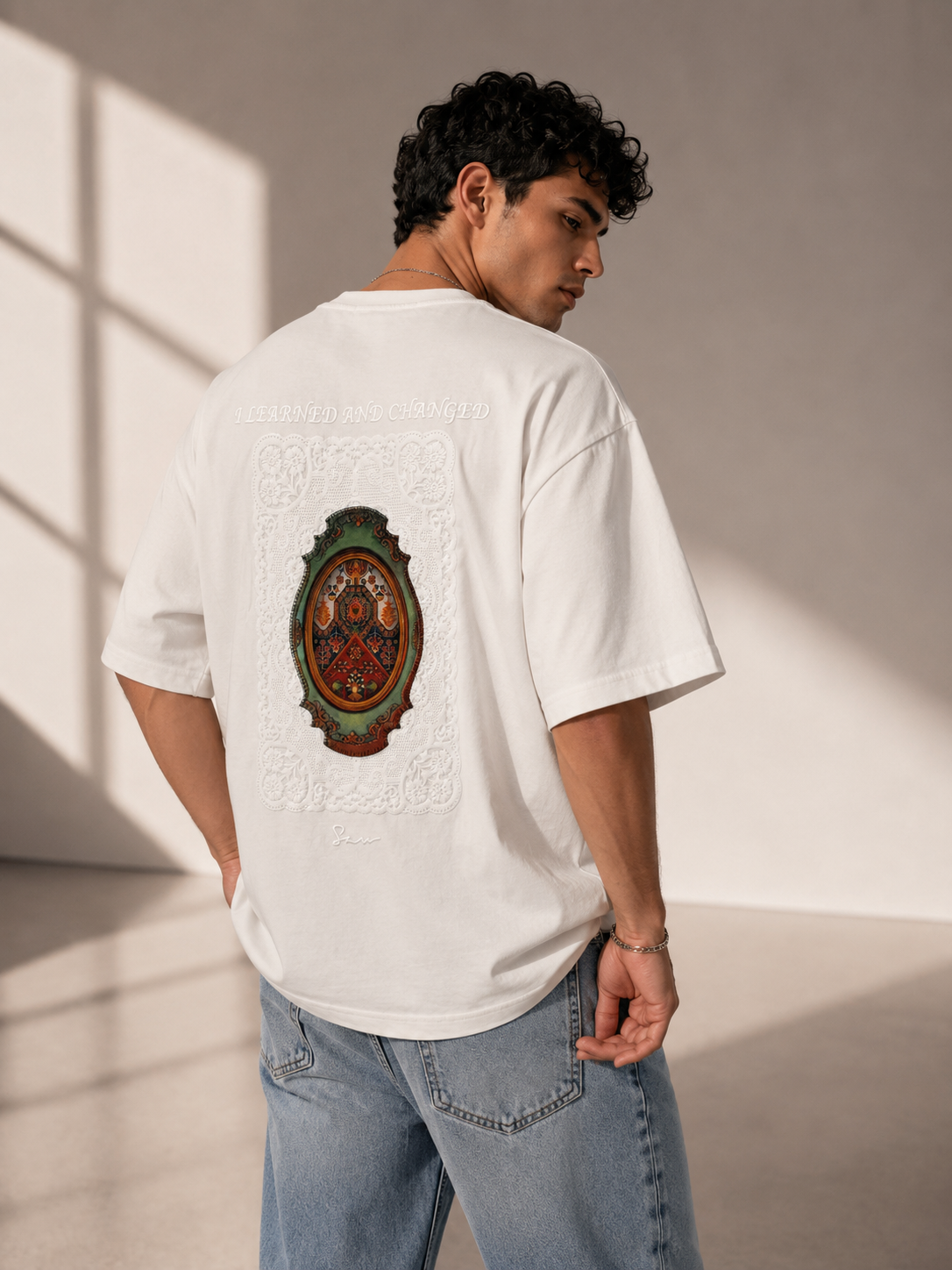 Unisex Vintage Frame Embroidered T-Shirt HECLIC