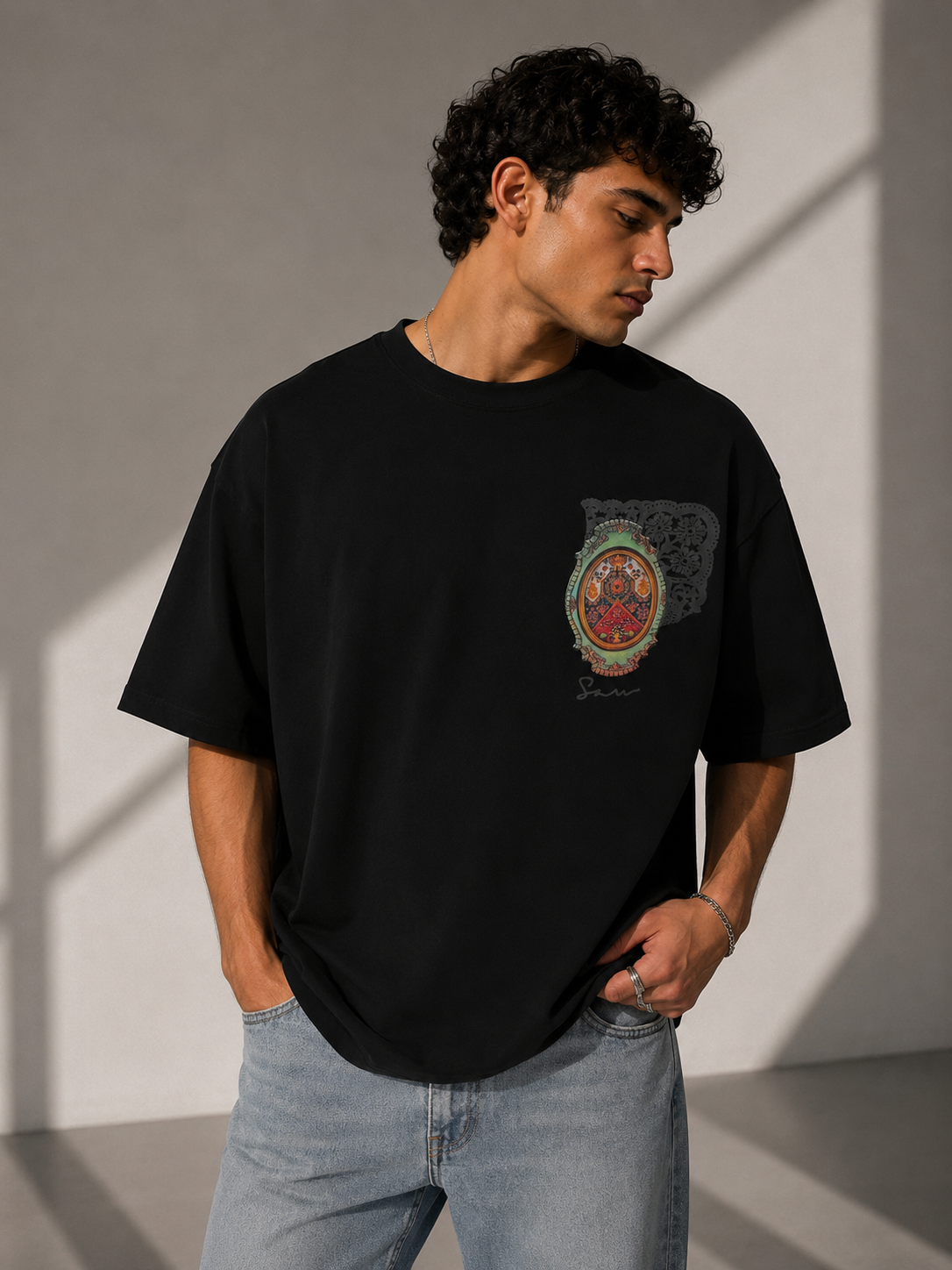 Unisex Vintage Frame Embroidered T-Shirt HECLIC