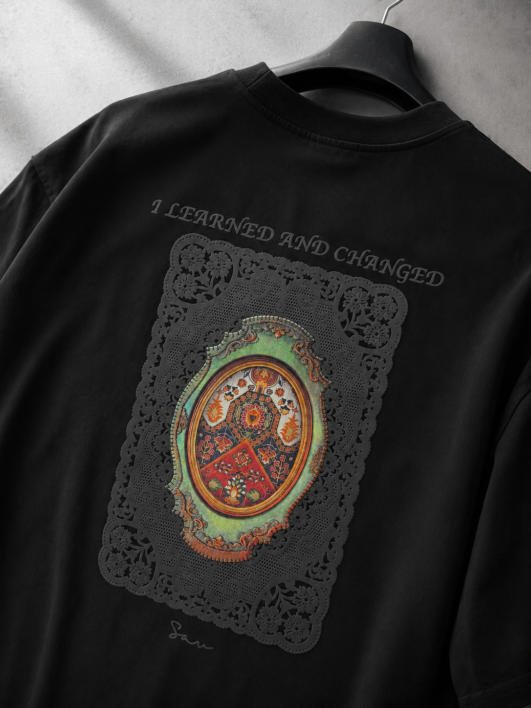 Unisex Vintage Frame Embroidered T-Shirt HECLIC